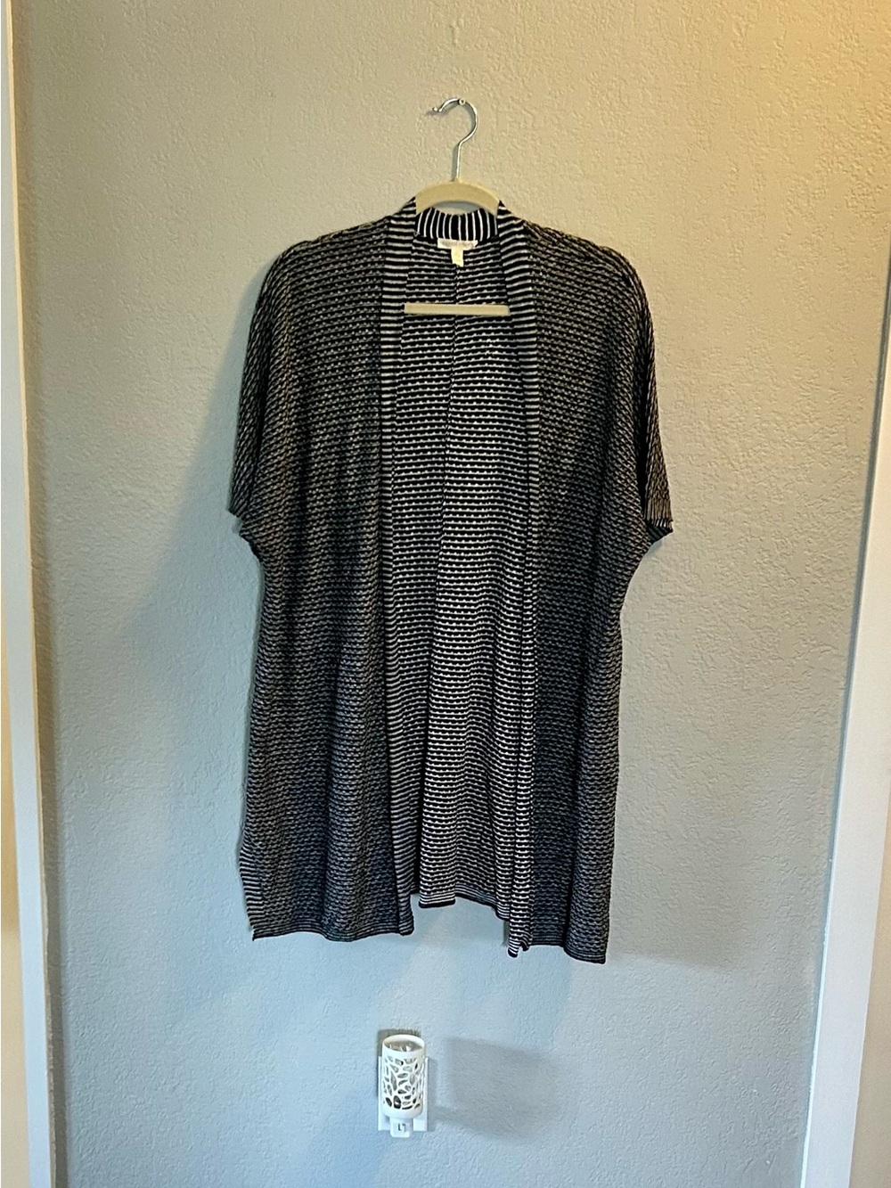 Eileen Fisher 100% Organic Linen Front Opened Cardigan